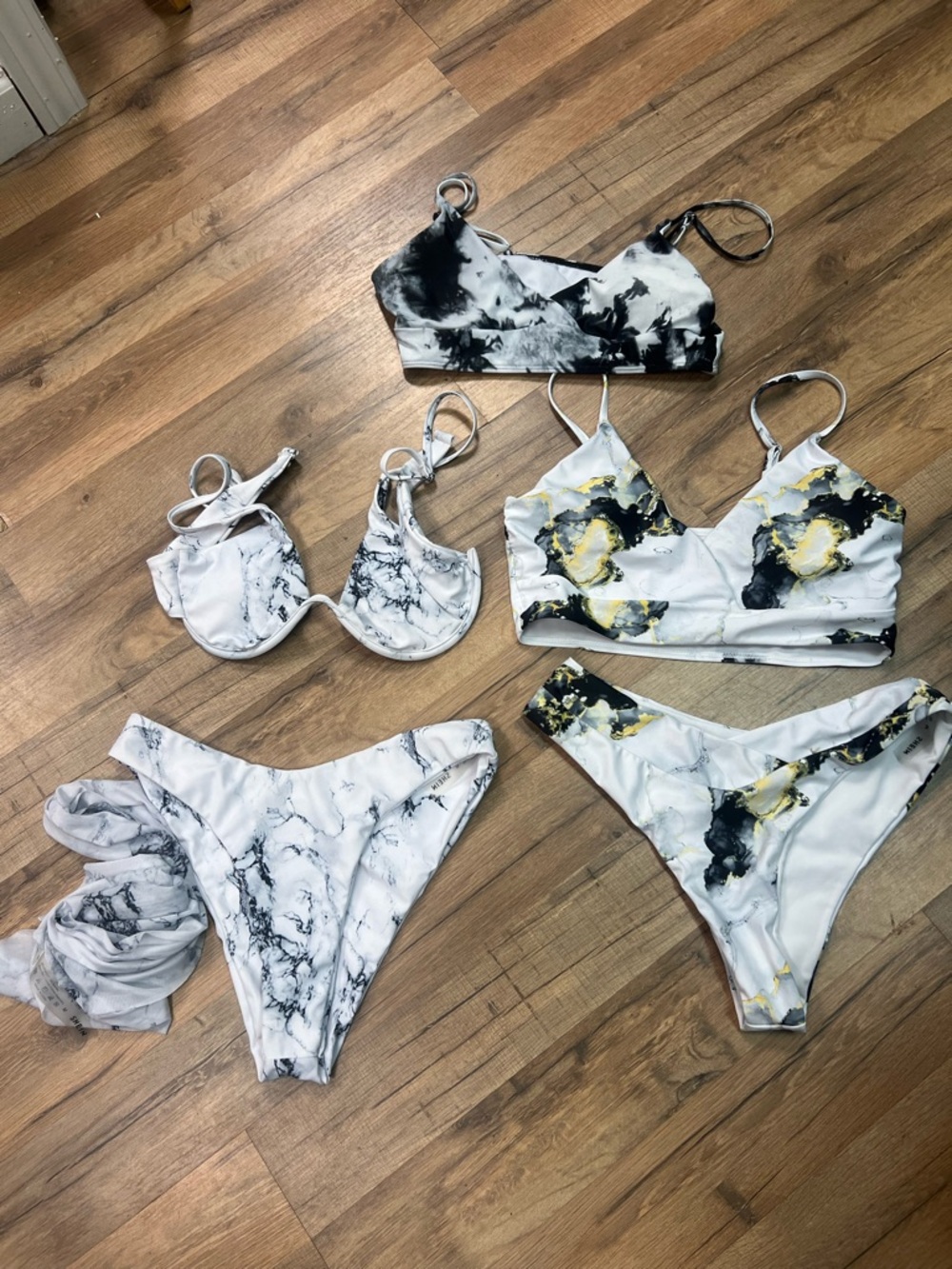 SHEIN White Marble-Print Bikini Top